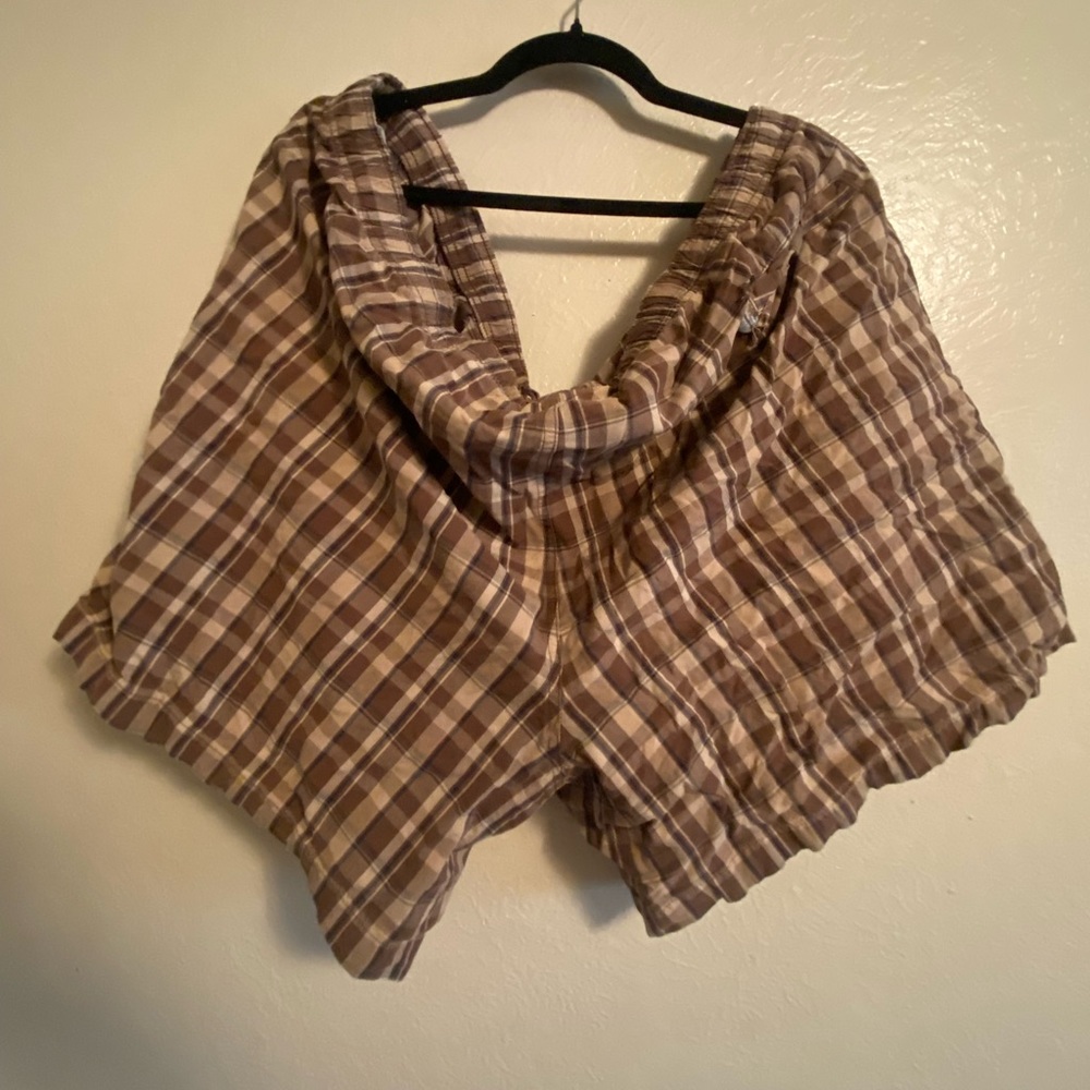brown shorts
